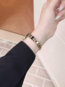 夏季新款表带，兼容 38/40/41/42/44/45/46/49 毫米表盘，兼容 Ultra/S10/9/8/7/6/5/4/3/2/1 - 黑金 - 查看 6