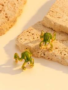 1 Pair Novelty Funny Green Frog Ear Clips, Unique Cute Green Frog Ear Cuffs For Women Without Piercing - Frog - View 3