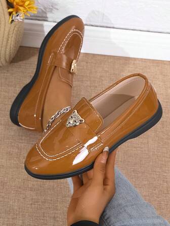 女士棕色金属豹纹装饰一脚蹬鞋，奢华时尚百搭休闲平底乐福鞋，适合派对、舞会、户外、欧美风格，简约法式设计，适合所有季节，是送礼佳品