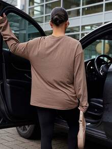 SAYEHFBABY Camiseta casual sólida con estampado "Pensar demasiado", camisetas gráficas de moda minimalista para uso diario para mujeres - Café integral - Ver 4