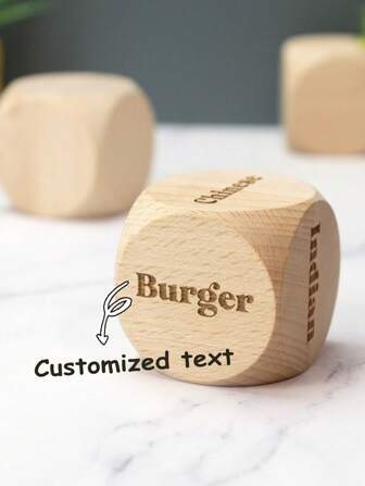 1 stuk gepersonaliseerde houten dobbelsteen - gepersonaliseerde personalisatie met 6 leuke teksten, perfect voor bijeenkomsten met vrienden, spelletjesavonden of themafeesten, om de moeilijkheid van het kiezen op te lossen, cadeaus voor koppels | Speels ontwerp | Gepersonaliseerde lasergravure