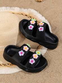 1 para dziecięcych kapci EVA Outdoor, do użytku wewnątrz i na zewnątrz, trójkolorowy, wydrążony wzór kwiatowy, miękka podeszwa, antypoślizgowe, obuwie plażowe