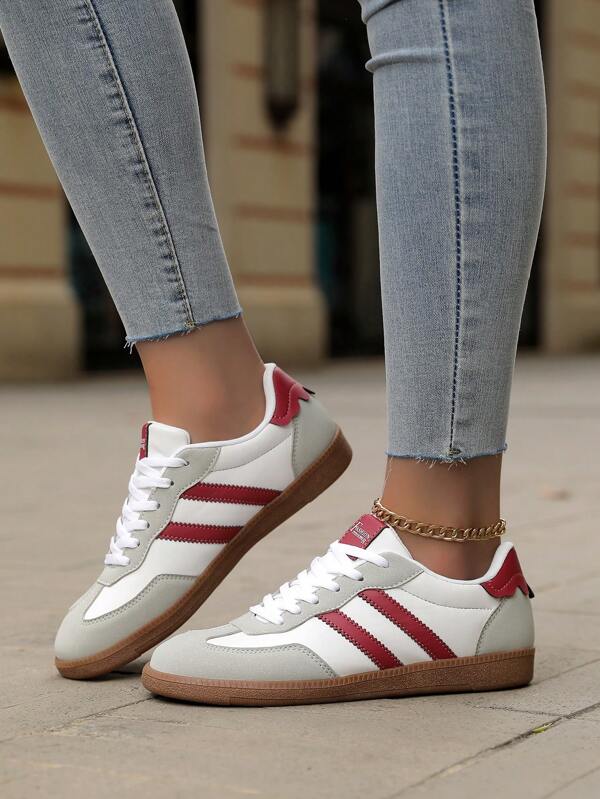 2025 Summer New Women's Sports Shoes Retro Classic Soft-Sole Breathable Casual Sneakers