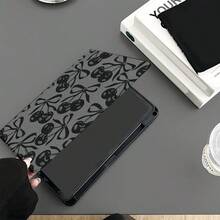 1 款灰色平板电脑保护套，樱桃蝴蝶结图案，简约翻盖设计，时尚甜美，酷炫风格。这款平板电脑保护套带有笔槽，兼容 iPad 10.9/10.2/Air 第五代/Pro 11/第十代/9.7/Air 2/iPad（第七代）/iPad（第八代）/iPad Air 4/5/iPad Pro 11/iPad 第十代 10.9 英寸（2022 款）智能保护套/iPad Air 13（M3 2025 款）/iPad Air 11（M3 2025 款）/iPad Air 11（M3 2025 款）/iPad 11（A16 2025 款）/Galaxy Tab S10+/S9/A9，具备自动休眠/唤醒功能。 - 彩色 - 查看 7