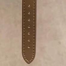 Pulseira feminina de couro legítimo com fivela de metal em formato de V e design de cintura fina, pulseira de corrente de aço inoxidável compatível com Ultra2/SE/série 10/9/8/7/6/5/4/3/2/1, 38 mm/40 mm/41 mm/42 mm/44 mm/45 mm/49 mm, hipoalergênica, macia e respirável para moda diária e empresarial