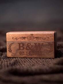 1 pieza Caja de madera grabada con "Sr y Sra" - Elegante portaanillos de compromiso/boda cuadrado negro, regalo creativo para aniversario/cumpleaños/Día de San Valentín, vuelta al colegio - Nogal (forrado de arpillera) - Ver 5