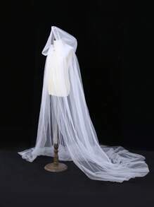 1Pc White Elegant Cloak,Gauze Vintage Hooded Cloak,Premium Classic Cape,Theme Events Supplies,Bridal Cloak,Cosplay Supplies,Stage Performance Costume,Halloween Party Decoration,Trick Or Treat Decoration For Halloween,Holiday Party Supplies