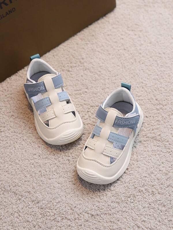 1 par de zapatos minimalistas cómodos de suela blanda y frescos para el verano para bebés y niños pequeños para uso en exteriores
