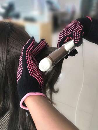 1双耐热PVC手套，双面带硅胶点，耐热、绝缘、防滑、耐高温，适用于卷发器、美发工具、沙龙产品及配件，美发美容旅行必备