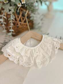 1pc Girls Beige Lace Ruffle Bib, Cute Vintage Style With 2 Size Adjustable, Suitable For Daily Wear And Gift