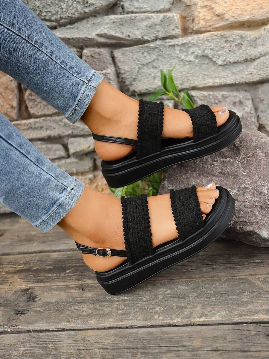 Sandali con suola spessa per l'estate, comodi e versatili, scarpe casual da spiaggia stile inglese con cinturini colorblock e suola piatta