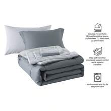 7-Piece Reversible Bed In A Bag Comforter Set With Sheets, Blue Floral, Queen - 灰色的 - 查看 3