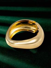 1pc Bold Glam Zinc Alloy Gold-Plated Asymmetric Geometric Wide Cuff Bracelet For Women, Opulent Arabesque Nightclub Statement Piece Empowerment Jewelry Gift For Daily Wear, Evening Events,Africa Statement Cuff, Middle East Luxury Islamic Jewelry Afrocentric Arm Candy Odogwu Style Ancestral Heritage Jewelry - Bracelet - View 4