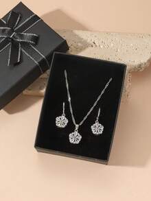 3pcs/Box Sparkling Zirconia Flower Earrings Necklace Set, Lucky Leaf Jewelry Set Daily Wear, Party, Dating, Wedding, Bridal Gift, Lover Gift, Gift For Mom, Christmas Gift Box, Birthday Gift