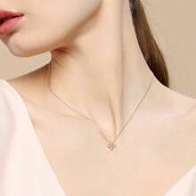 Colar Elegante Feminino de Moissanite Colorido e Deslumbrante, Incrustado com Quatro Moissanites Coloridos - Joias Femininas Ideais para Noivado e Casamento, Presente Perfeito para Dia dos Namorados, Páscoa, Dia das Mães, Ação de Graças e Natal