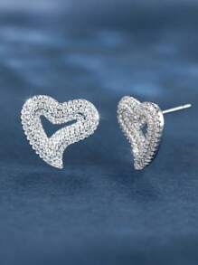 1 Pair Hip Hop Hollow Heart Shaped Zirconia Copper Stud Earrings, Casual Everyday Wear
