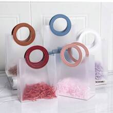 10 Stück PVC Geschenktüten mit zerfetztem Papier und Schleifen, klare PP-Tragetasche, Hochzeits-DIY-Zubehör, Festival-Souvenirs, Party-Geschenke, Schmuckverpackung, Tragetasche, Geburtstagsfest-Süßigkeitentüten, Sommer-Geschenke, Schul-Rückkehr-Schul-Utensilien, Raumdekoration