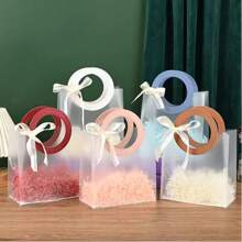 10 Stück PVC Geschenktüten mit zerfetztem Papier und Schleifen, klare PP-Tragetasche, Hochzeits-DIY-Zubehör, Festival-Souvenirs, Party-Geschenke, Schmuckverpackung, Tragetasche, Geburtstagsfest-Süßigkeitentüten, Sommer-Geschenke, Schul-Rückkehr-Schul-Utensilien, Raumdekoration