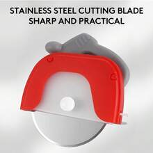 Genuine Fred PIZZA BOSS 3000, Circular Saw Stainless Steel Pizza Wheel, Great Gift For Guys And Pizza Lovers, Easy To Clean With Removable Shield - White Elephant Gift - Fun Kitchen Gadget - 藍色 - 查看 4