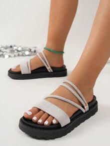 Papuci anti-alunecare cu talpă groasă noi, pantofi de plajă cu fund moale în aer liber la modă, șlapi pentru femei cu decor metalic