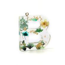 1pc Resin Dried Flower Letter Pendant, Floral Leaf & Golden Sequin Design, For DIY Keychains, Bag Charms, Etc.