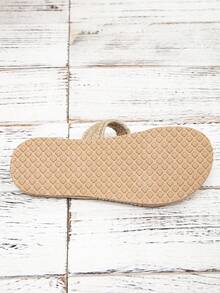 女士时尚卡其色编织图案平底凉鞋，休闲夏季沙滩鞋