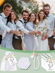 32/16/4 pièces Ensemble de miroirs à fleurs de rose blanche, cadeau de mariage, miroir à motif rose, porte-clés en perle blanche, carte de remerciement florale avec sac en organza, ensemble de faveurs élégantes, cadeau de mariée, convient pour les cadeaux aux invités, fournitures pour fête de mariage, faveurs de mariage, outils de maquillage sculptés en rose, miroir de maquillage double face