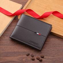 Billetera pequeña de unicolor para hombres, con ventana para tarjeta de identificación y plegable de doble cara. Apta para maestros, regalo para hombres, billetera juvenil de negocios con múltiples ranuras para tarjetas. Billetera de tarjeta de crédito ultra delgada y portátil para estudiantes universitarios, trabajo, negocios, viajes, oficina. Gran capacidad, estilo informal de negocios, regalo de cumpleaños, graduación, día del padre.