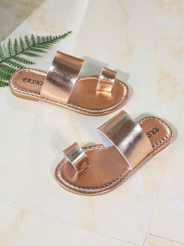 Girls' Summer 2025 Outdoor Cool Slippers, Children's New Flat Bottomed Fashionable Casual Solid Color