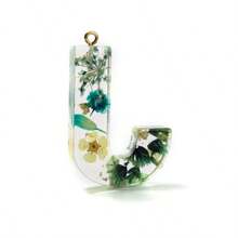 1pc Resin Dried Flower Letter Pendant, Floral Leaf & Golden Sequin Design, For DIY Keychains, Bag Charms, Etc.