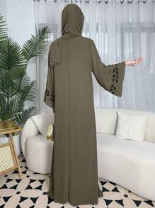 Set de vestido elegante de Eid con bordado de plantas y bufanda, conjunto de vestido y bata modesto encantador y de alta gama para ceremonias festivas