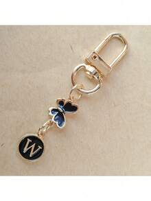 A-Z Letter Heart Shaped Keychain, Alloy Fashion Charm Keyring With Carabiner, Personalized Initial Keychain Suitable For Backpack, Wallet, Earphone Case, Ideal Gift For Friends, Family And Couples