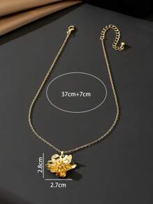 1pc Delicate Asymmetrical 5-Leaf Golden Floral Pendant Necklace, Stylish Summer Vacation Accessory, Suitable For Women For Daily Wear, Festivals, Gatherings, Events, Couples Gift (No Gift Box)
