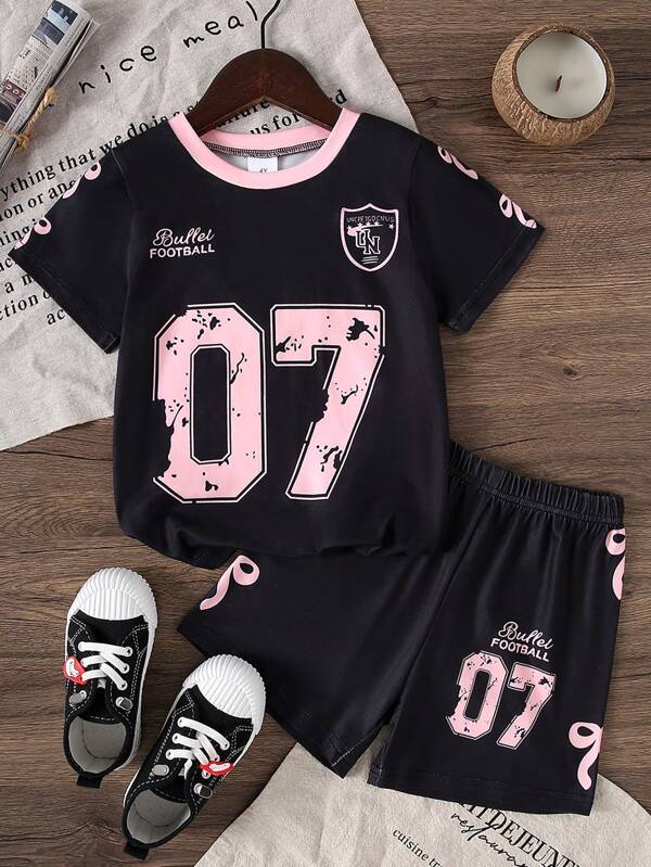 Set van 2 meisjes en peuters in casual sportstijl met "FOOTBALL"-letters en vlinderprint, zacht gebreid T-shirt met korte mouwen en shorts, geschikt voor buiten, lente/zomer