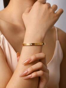 TONSI 1 件扣手镯，18K 镀金不锈钢袖口手镯，带方晶锆石心形元素，女士珠宝礼盒，生日/节日礼物