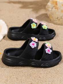 1 para dziecięcych kapci EVA Outdoor, do użytku wewnątrz i na zewnątrz, trójkolorowy, wydrążony wzór kwiatowy, miękka podeszwa, antypoślizgowe, obuwie plażowe