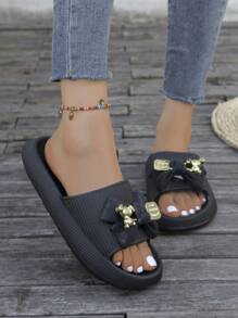 1 par de chanclas casuales para mujer con diseño de oso de dibujos animados y lazo, de unicolor, básicas y elegantes, adecuadas para la playa, las vacaciones y como regalo para el Día de la Madre