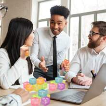 2/4/8/16 Stück langsam steigende Quetsch-Stresslinderungswürfel, Teigdruckball - weiche Fidget-Spielsachen für Büro, Klassenzimmer, Fokus-Party-Geschenke, Strumpfhalter, Osterkorb-Füllungen, sensorische Dehnung für Erwachsene (3cm/1,18 Zoll)