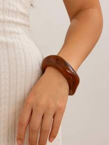 1pc European And American Exaggerated Asymmetrical Translucent Bracelet For Women, Personalized Acrylic Colorful Geometric Wrist Accessory - Coffee - View 2