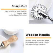 [厨房大师计划] 1 件不锈钢披萨和糕点切刀 - 多功能厨房工具，适用于面团、面条和煎饼、木柄糕点轮、不锈钢糕点滚筒、饺子皮装饰压模、饼干和糕点穿孔擀面杖、厨房小工具、返校用品、厨房和餐厅、小厨房工具、意大利面和切割工具，颜色随机