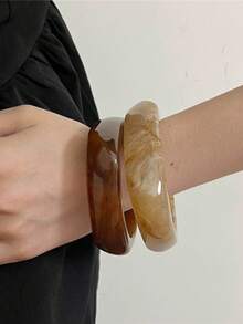 1pc European And American Exaggerated Asymmetrical Translucent Bracelet For Women, Personalized Acrylic Colorful Geometric Wrist Accessory - Coffee - View 4