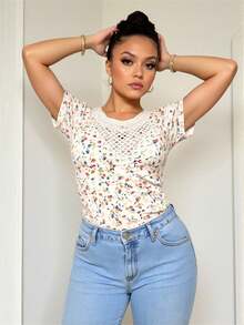 Blusa floral con aplicación y detalles brillantes - Blanco - Ver 1