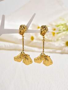 1 Pair Fashionable Geometric, Leaf, Wing, S-Shaped, Asymmetrical Teardrop, Bowknot, Hollow Circle, Metallic Long Dangle Earrings, Alloy Plated, Minimalist Design, Versatile For Daily Wear And Parties, Elegant And Charming Style For Women - Gold - View 4