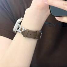 Pulseira feminina de couro legítimo com fivela de metal em formato de V e design de cintura fina, pulseira de corrente de aço inoxidável compatível com Ultra2/SE/série 10/9/8/7/6/5/4/3/2/1, 38 mm/40 mm/41 mm/42 mm/44 mm/45 mm/49 mm, hipoalergênica, macia e respirável para moda diária e empresarial
