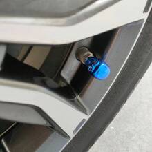 Set di 2/4 coperchi universali per valvole a forma di teschio, realizzati in lega di rame, antiruggine e resistenti alla corrosione, adatti per modifiche automobilistiche (disponibili in più colori, adatti per auto, camion, motocicli e biciclette)