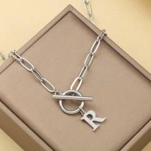 1 pièce Collier avec chaîne de type OT à lettre initiale de A à Z, collier en acier inoxydable avec alphabet, excellent cadeau pour Halloween et la rentrée scolaire