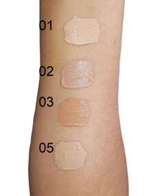 Base de Maquillaje de Larga Duración – Cobertura Media a Alta con Acabado Natural y Mate, Fórmula Resistente al Sudor y la Humedad, No Transfiere y Minimiza Poros e Imperfecciones – Textura Ligera y Cómoda para Todo Tipo de Piel, Ideal para Uso Diario o Profesional – Disponible en Tonos Versátiles para un Match Perfecto – Con Ingredientes Hidratantes que Cuidadan la Piel Mientras Unifican el Tono – Aplicación Uniforme con Brocha, Esponja o Dedos – Look Impecable por Hasta 24 Horas
