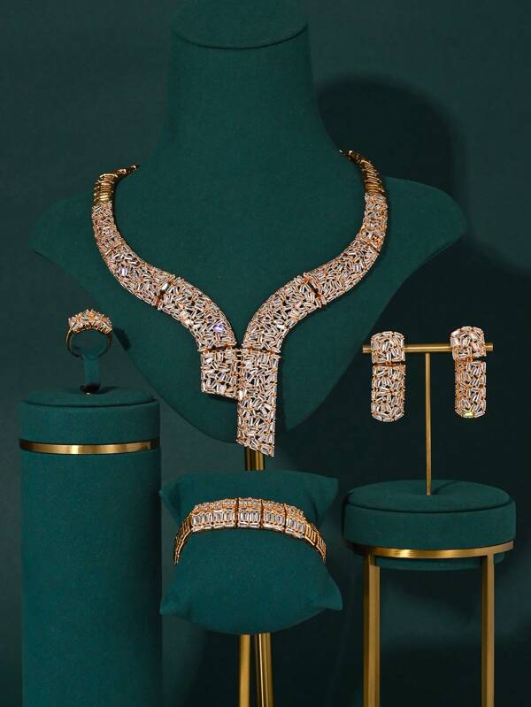 Parure de bijoux européenne et américaine de 4 pièces avec zirconium cubique vert : collier, boucles d'oreilles, bague, bracelet - convient pour la robe de mariée du Moyen-Orient, la mariée de Dubaï, la robe de soirée arabe