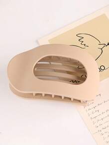1pc Custom Flat Round Hair Claw Clip, Strong Alligator Jaw, Comfortable Curved Design, Suitable For Yoga, Date, Multipurpose