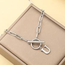 1 pièce Collier avec chaîne de type OT à lettre initiale de A à Z, collier en acier inoxydable avec alphabet, excellent cadeau pour Halloween et la rentrée scolaire